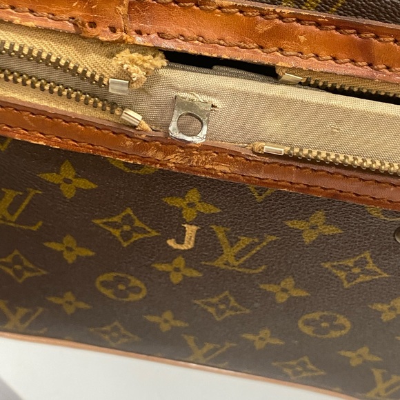 LOUIS VUITTON VINTAGE BEAUTY CASE IN MONOGRAM CANVAS - Picture 5 of 14